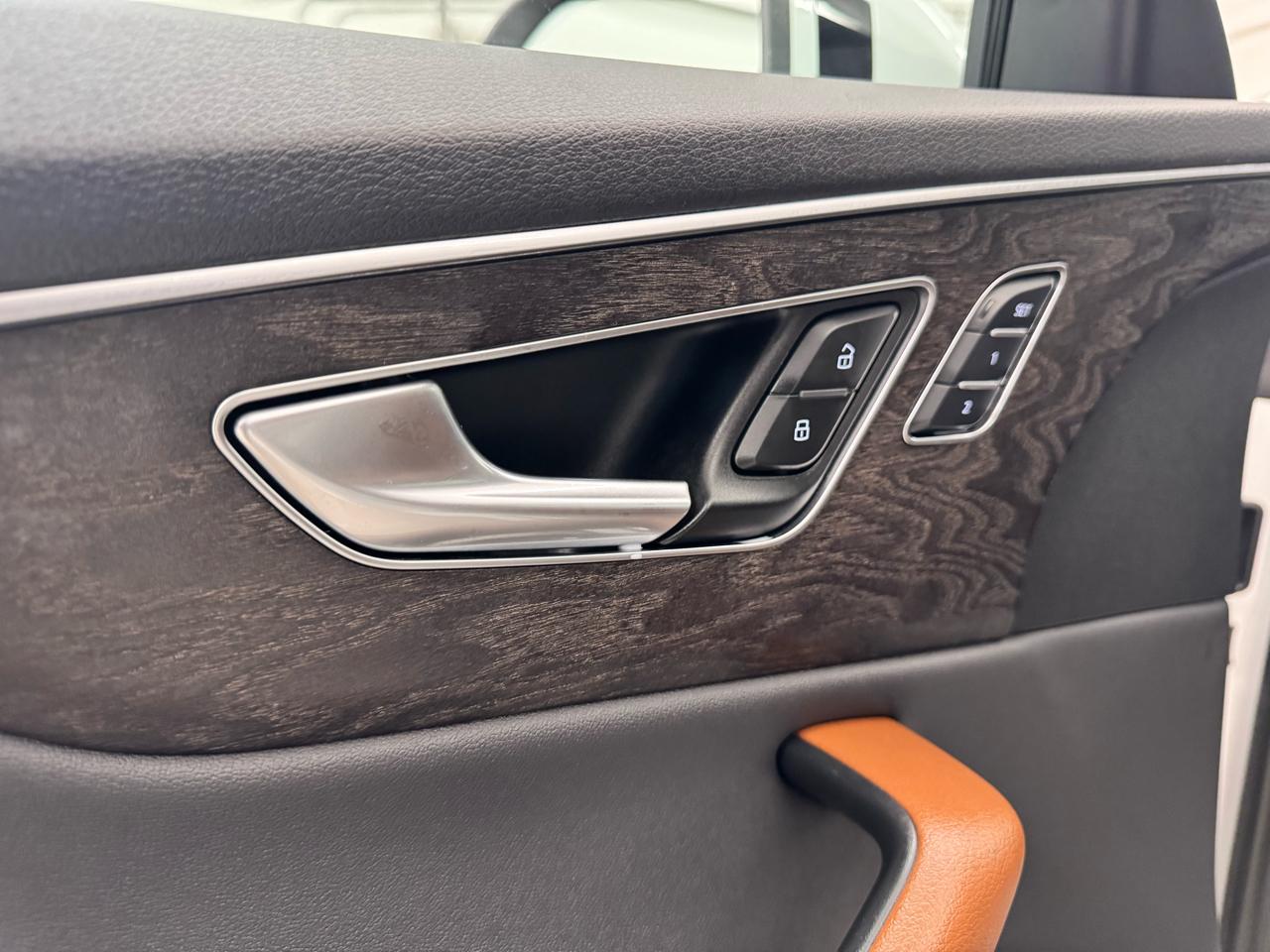 Audi Q8 Premium 55 TFSI quattro 2021