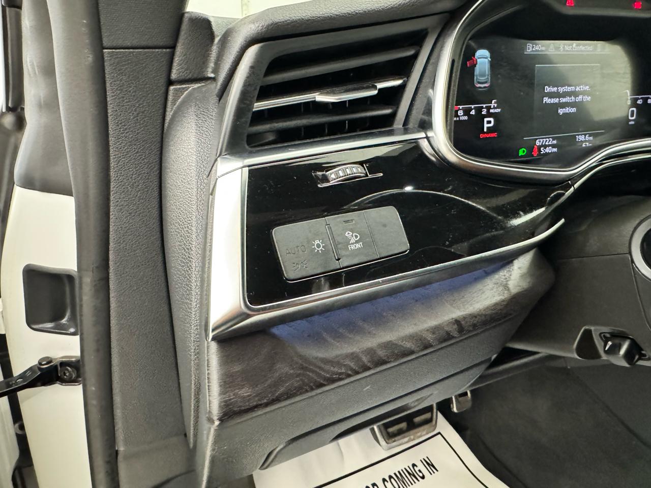Audi Q8 Premium 55 TFSI quattro 2021