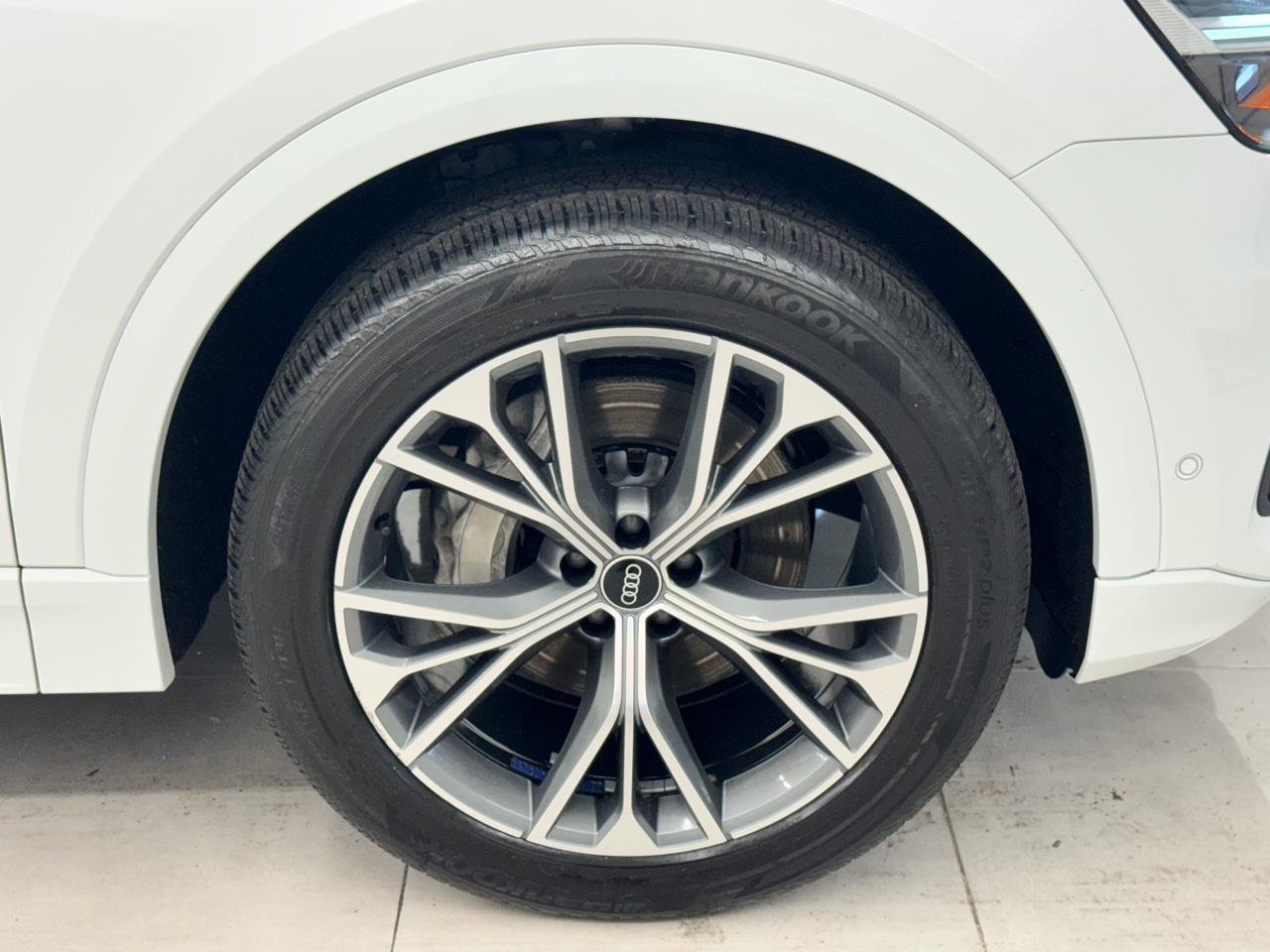 Audi Q8 Premium 55 TFSI quattro 2021