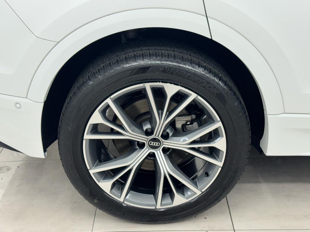 Audi Q8 Premium 55 TFSI quattro 2021