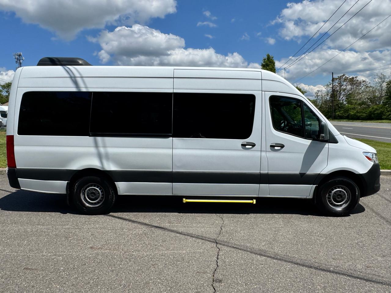 Mercedes-Benz Sprinter Passenger Van 2500 High Roof V6 170" RWD 2019