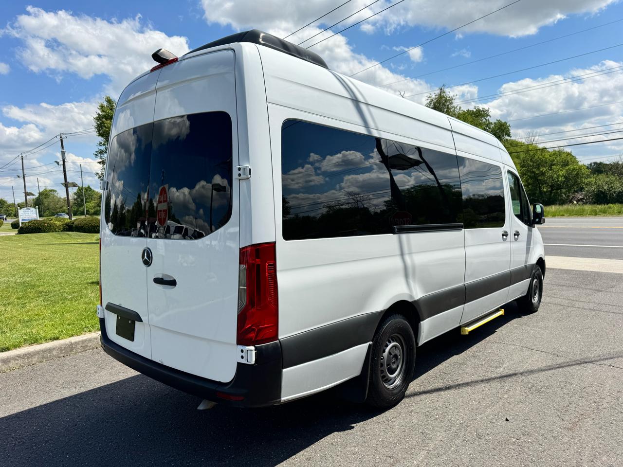 Mercedes-Benz Sprinter Passenger Van 2500 High Roof V6 170" RWD 2019