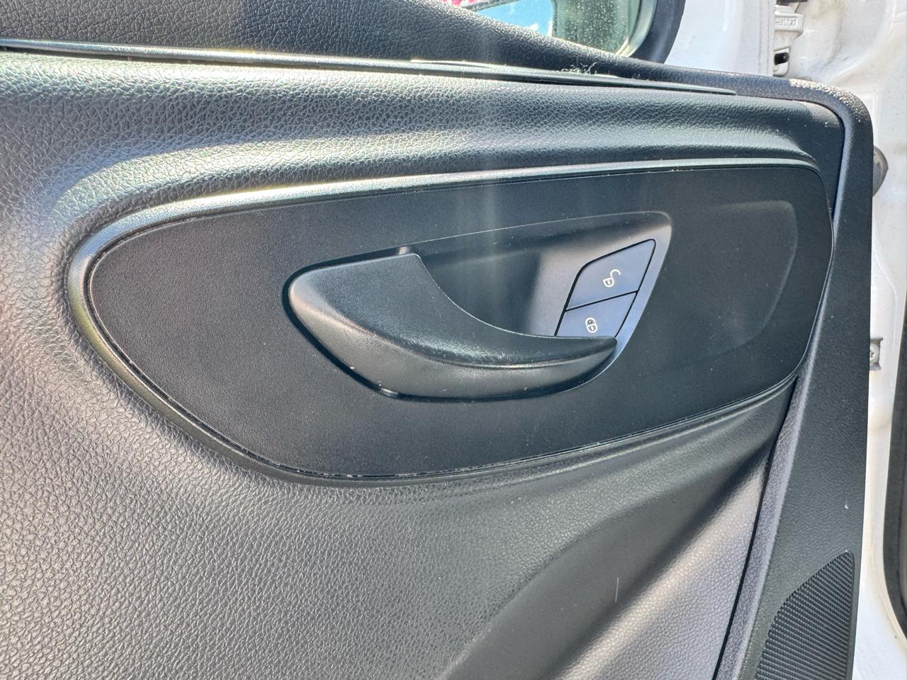 Mercedes-Benz Sprinter Passenger Van 2500 High Roof V6 170" RWD 2019