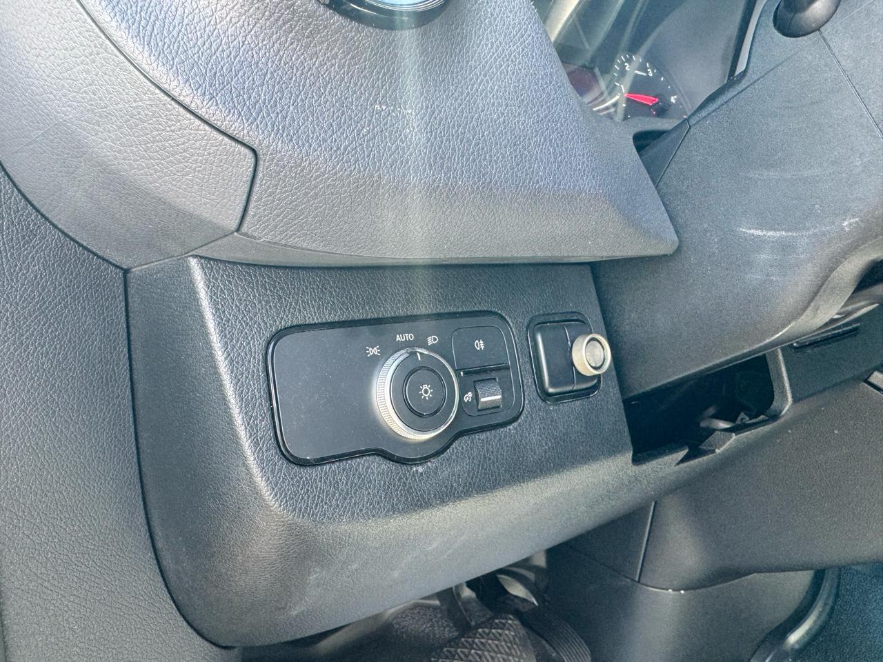 Mercedes-Benz Sprinter Passenger Van 2500 High Roof V6 170" RWD 2019