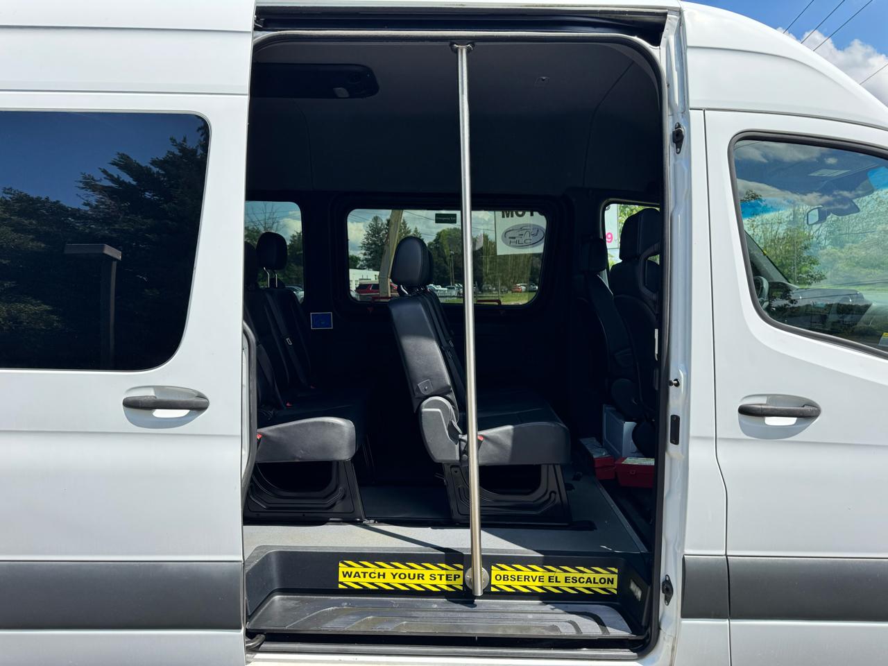 Mercedes-Benz Sprinter Passenger Van 2500 High Roof V6 170" RWD 2019