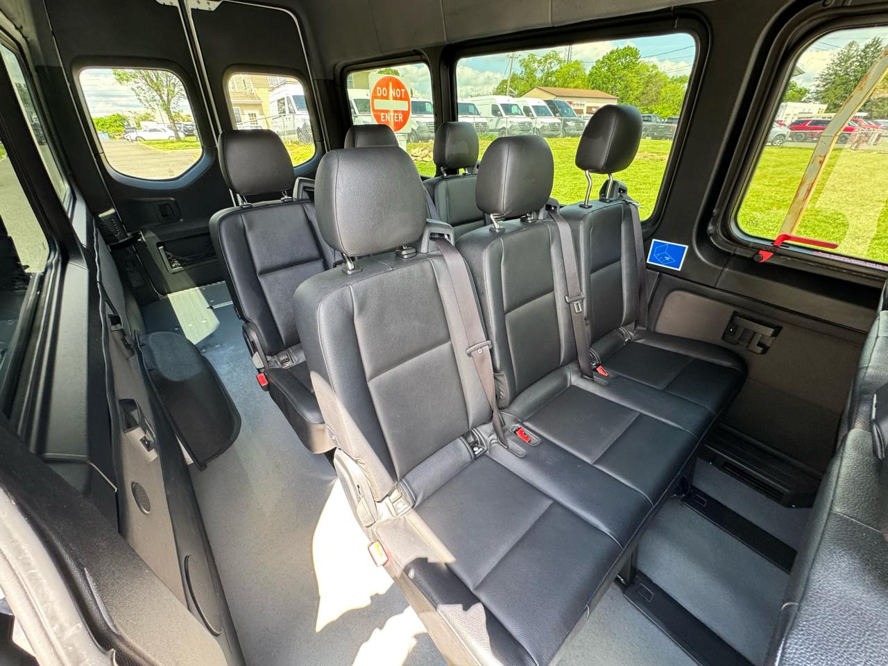 Mercedes-Benz Sprinter Passenger Van 2500 High Roof V6 170" RWD 2019
