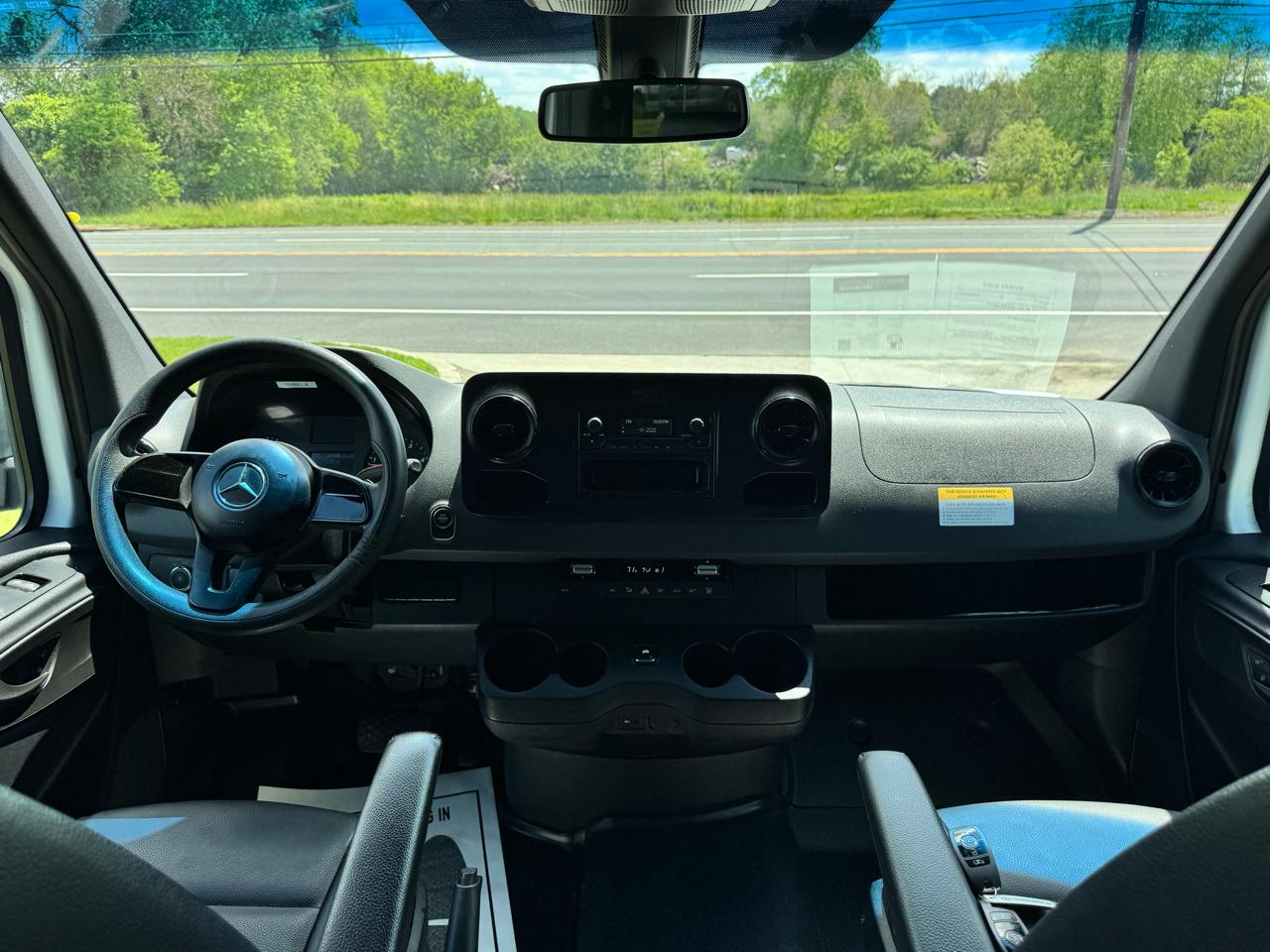 Mercedes-Benz Sprinter Passenger Van 2500 High Roof V6 170" RWD 2019