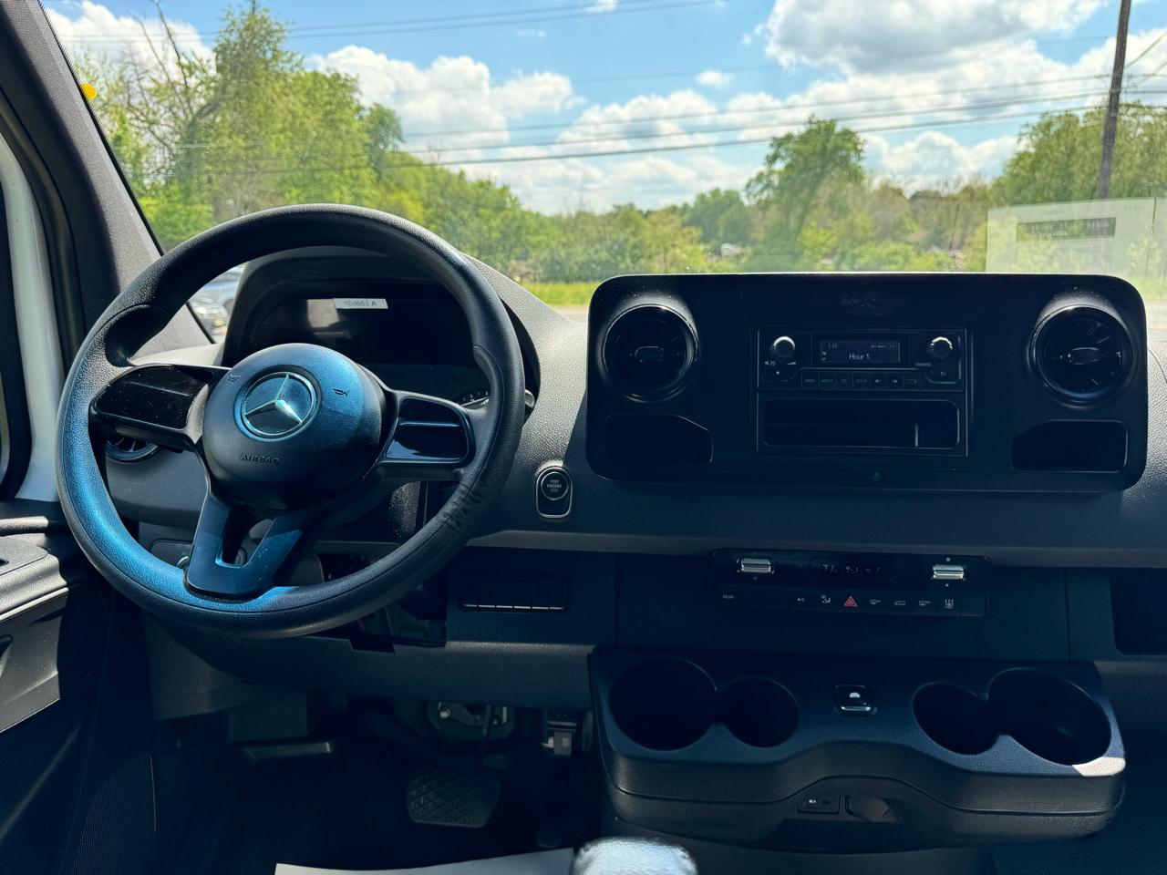 Mercedes-Benz Sprinter Passenger Van 2500 High Roof V6 170" RWD 2019