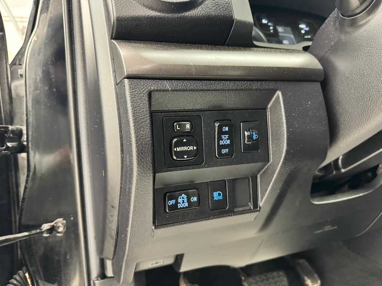 Toyota Tundra 4WD TRD Pro Double Cab 6.5' Bed 5.7L (Natl) 2021