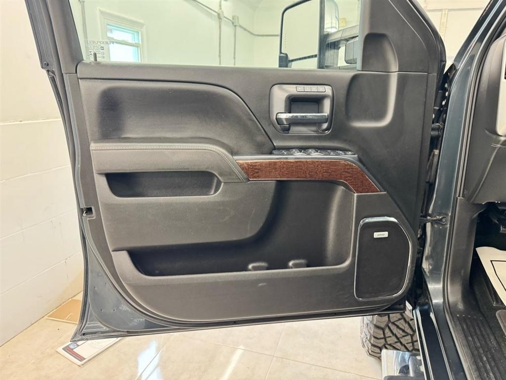 GMC Sierra 2500HD 4WD Double Cab 144.2" SLT 2017