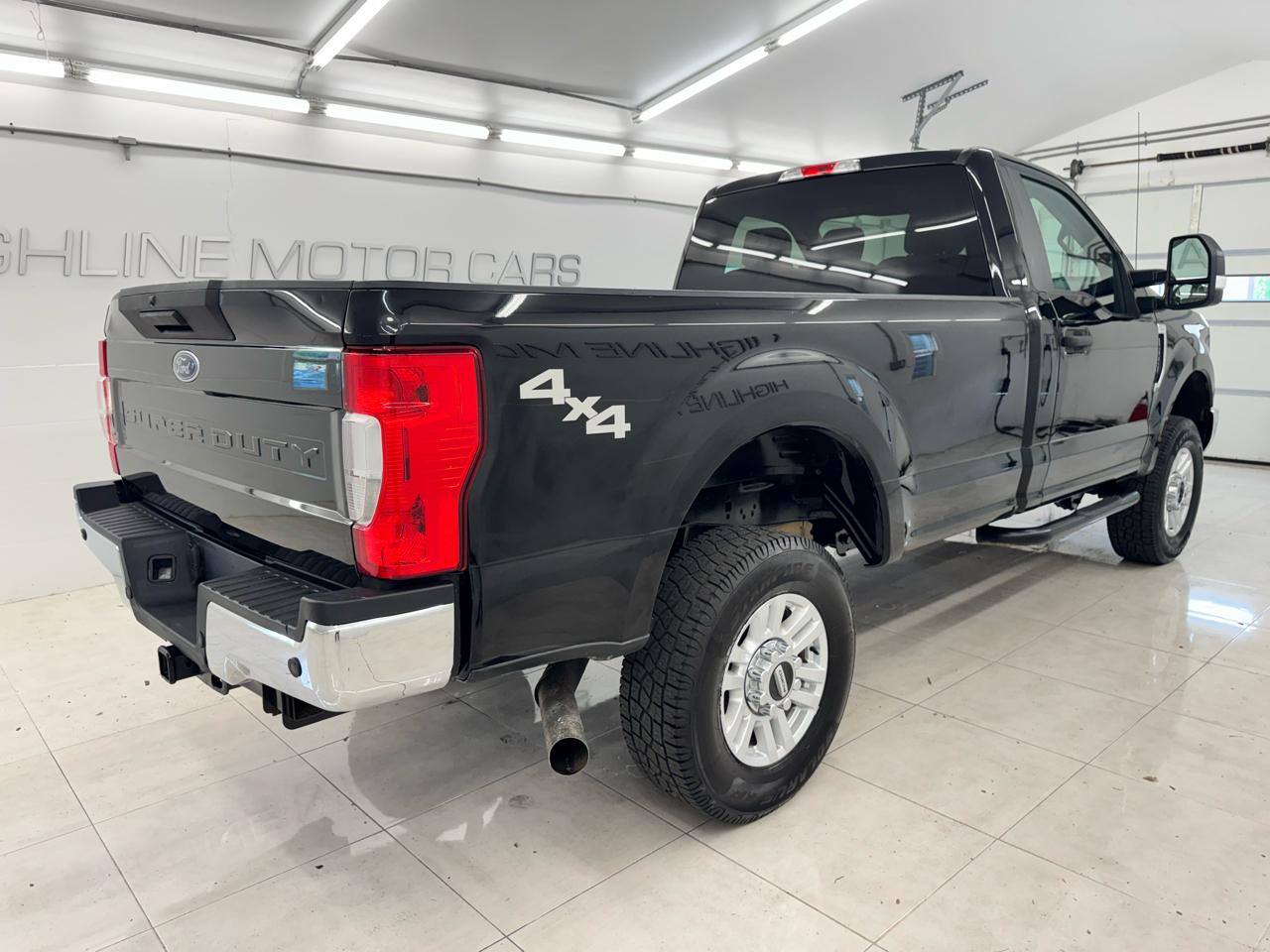 Ford Super Duty F-250 SRW XLT 4WD Reg Cab 8' Box 2017