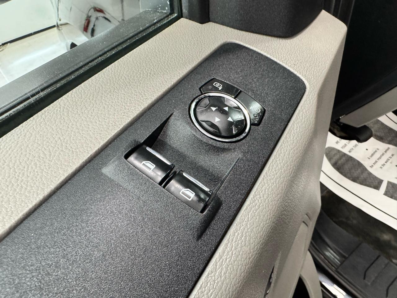 Ford Super Duty F-250 SRW XLT 4WD Reg Cab 8' Box 2017
