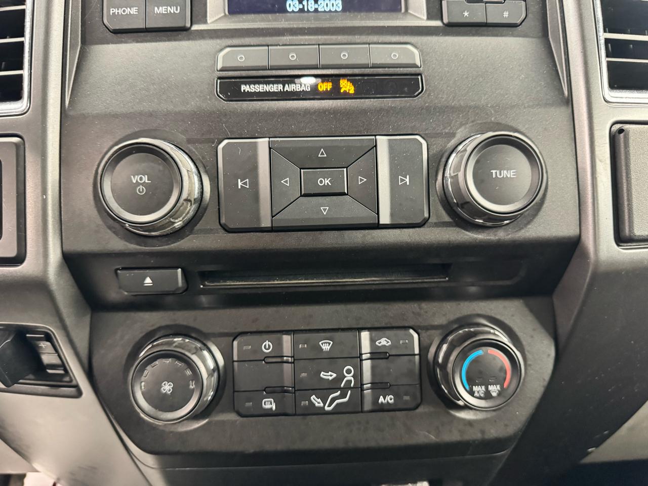 Ford Super Duty F-250 SRW XLT 4WD Reg Cab 8' Box 2017
