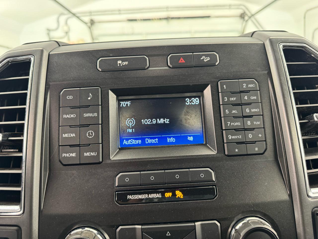 Ford Super Duty F-250 SRW XLT 4WD Reg Cab 8' Box 2017