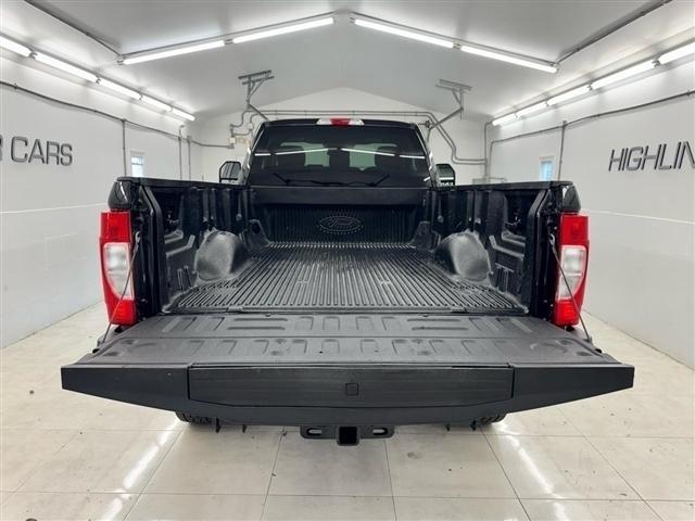 Ford Super Duty F-250 SRW XLT 4WD Reg Cab 8' Box 2017