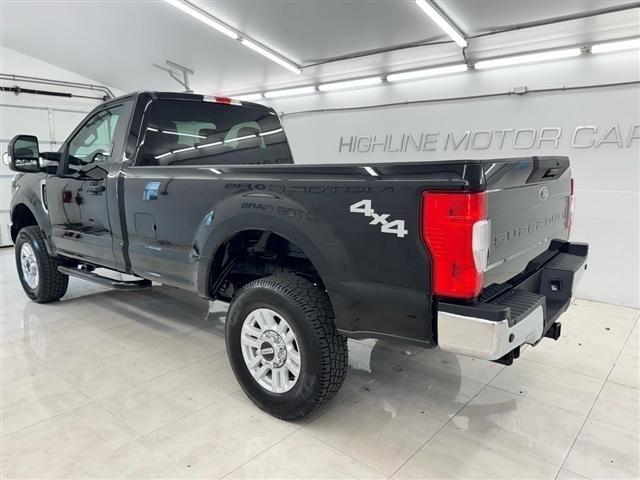 Ford Super Duty F-250 SRW XLT 4WD Reg Cab 8' Box 2017