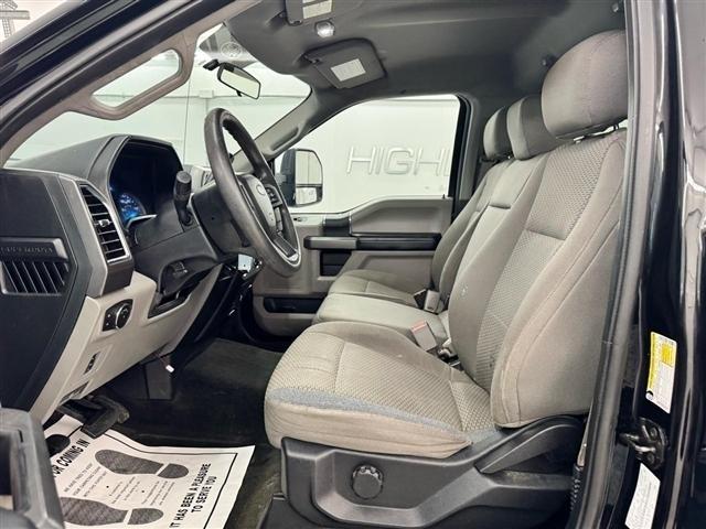 Ford Super Duty F-250 SRW XLT 4WD Reg Cab 8' Box 2017