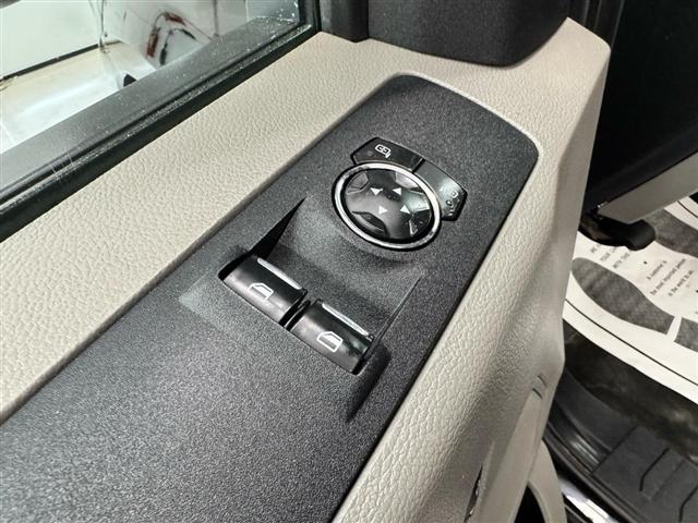 Ford Super Duty F-250 SRW XLT 4WD Reg Cab 8' Box 2017