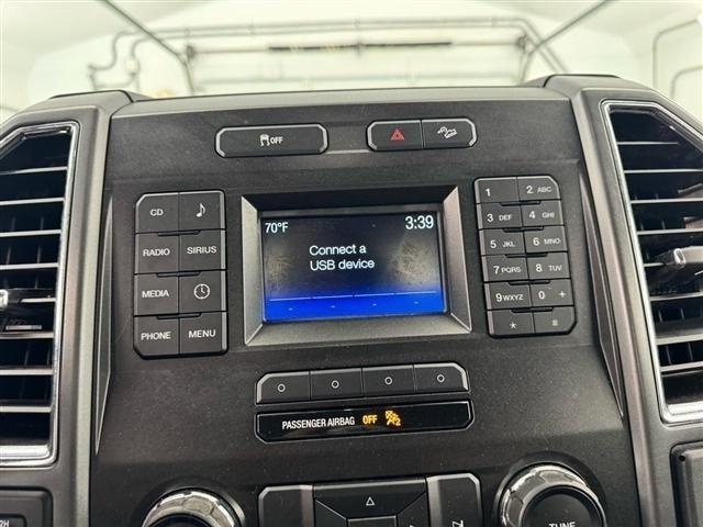 Ford Super Duty F-250 SRW XLT 4WD Reg Cab 8' Box 2017