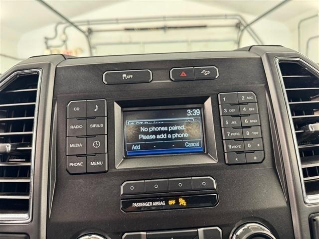 Ford Super Duty F-250 SRW XLT 4WD Reg Cab 8' Box 2017