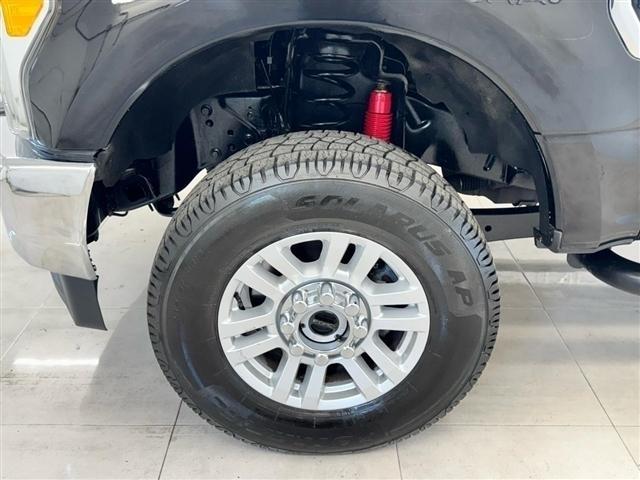 Ford Super Duty F-250 SRW XLT 4WD Reg Cab 8' Box 2017