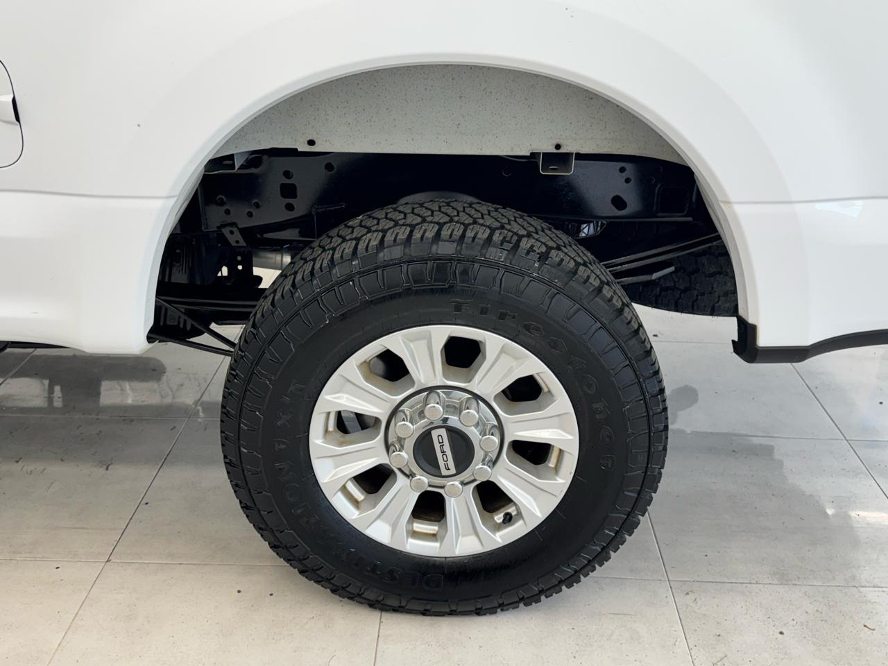 Ford Super Duty F-250 SRW King Ranch 4WD Crew Cab 8' Box 2021