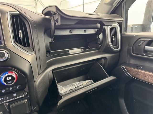 GMC Sierra 3500HD 4WD Crew Cab 172" Denali 2021