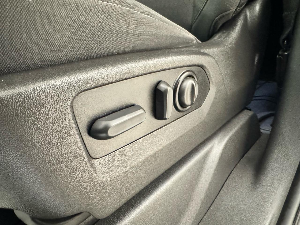 Chevrolet Silverado 1500 4WD Crew Cab 147" RST 2021