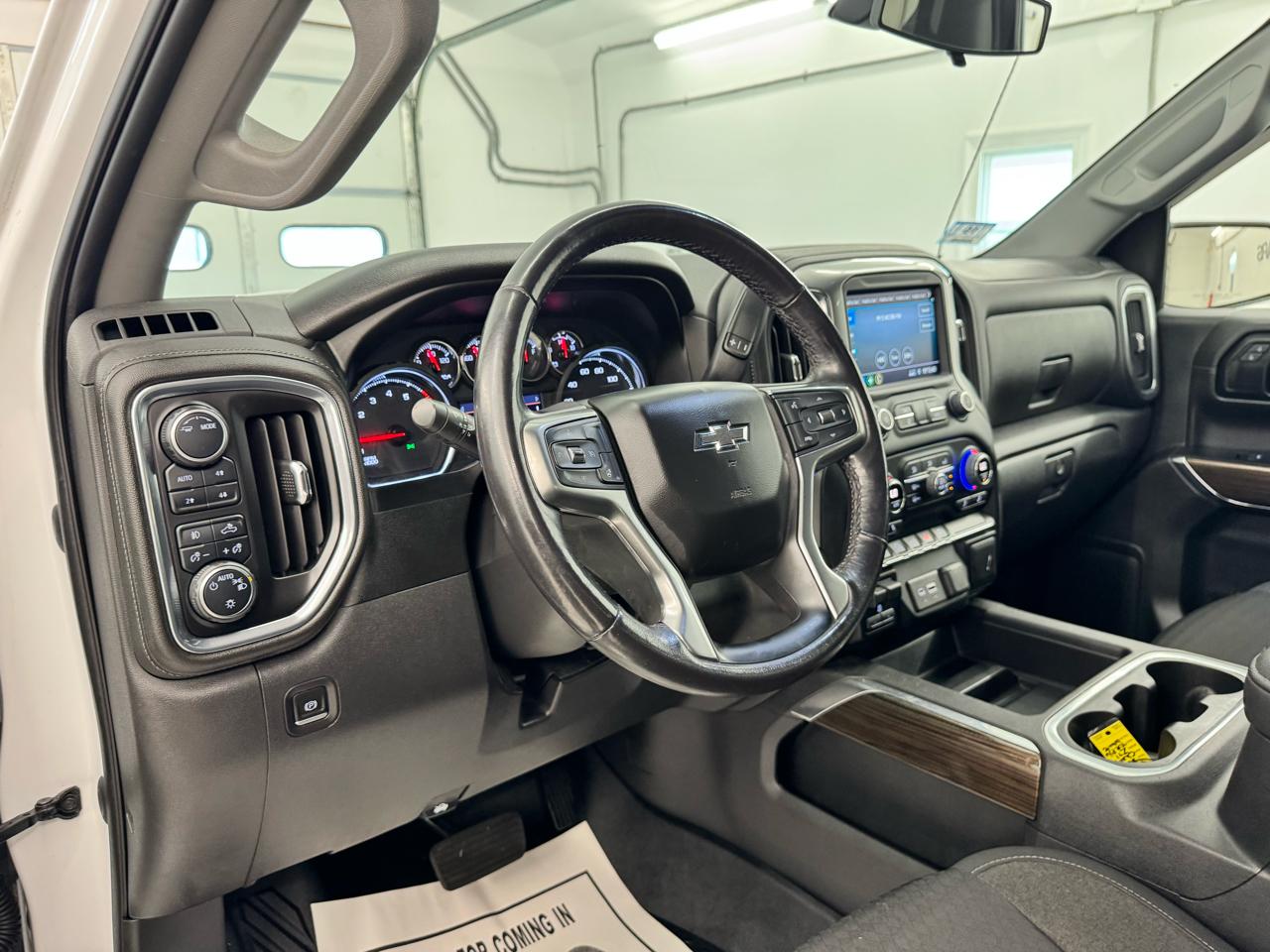 Chevrolet Silverado 1500 4WD Crew Cab 147" RST 2021