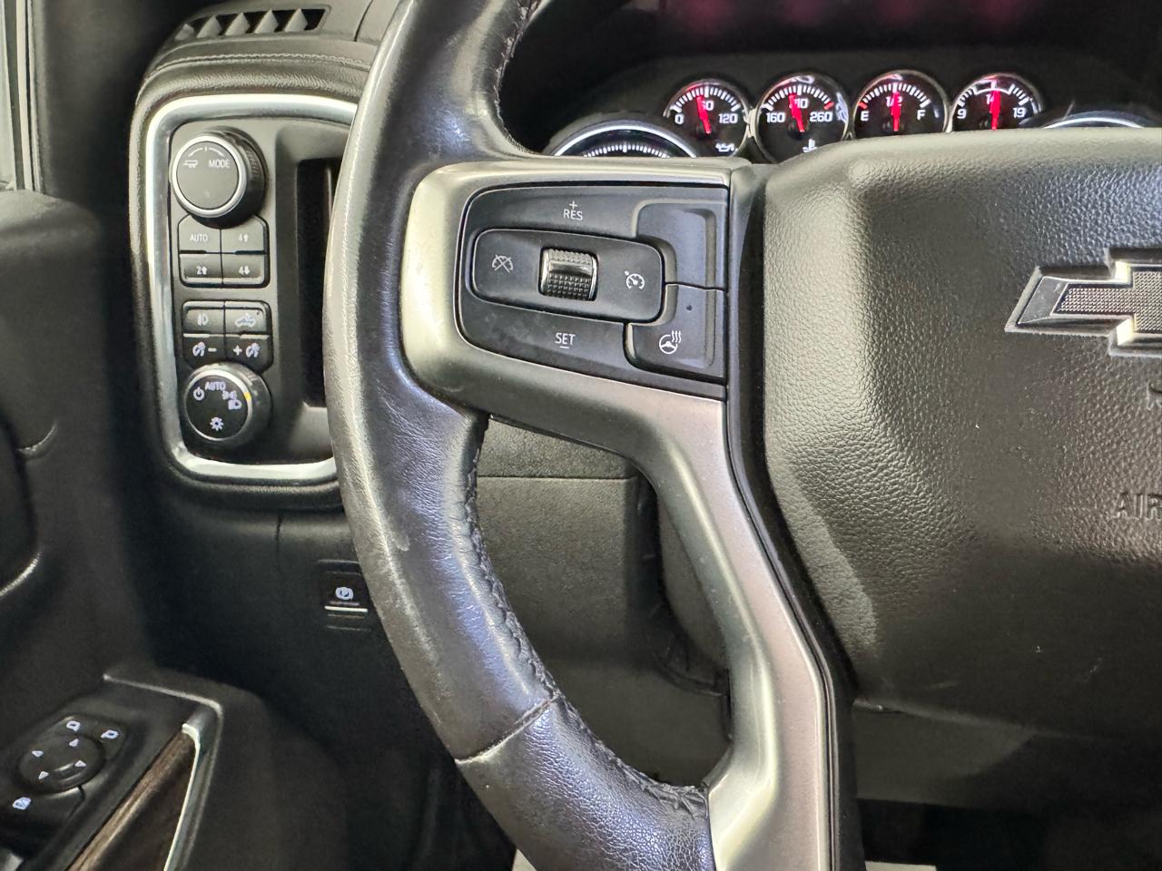 Chevrolet Silverado 1500 4WD Crew Cab 147" RST 2021