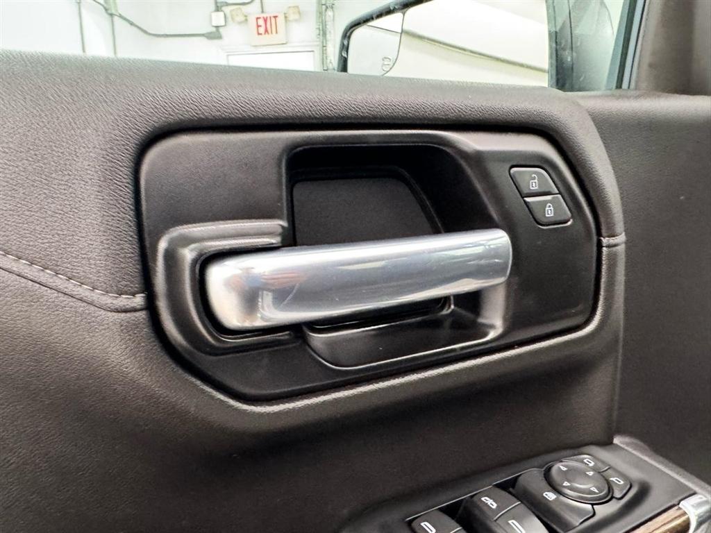 Chevrolet Silverado 1500 4WD Crew Cab 147" RST 2021