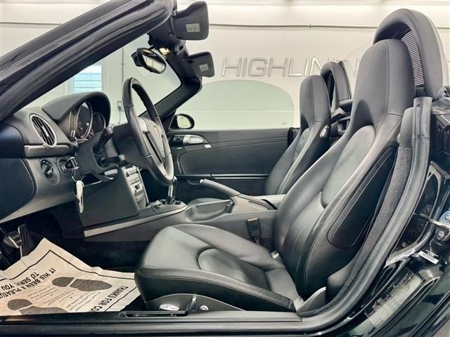 Porsche Boxster 2dr Roadster 2005