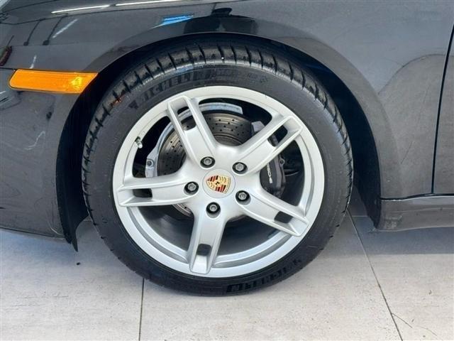 Porsche Boxster 2dr Roadster 2005