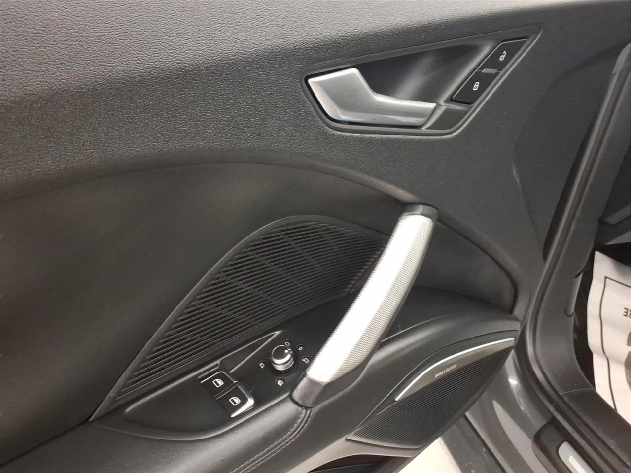 Audi TT 2dr Roadster S tronic quattro 2.0T 2016