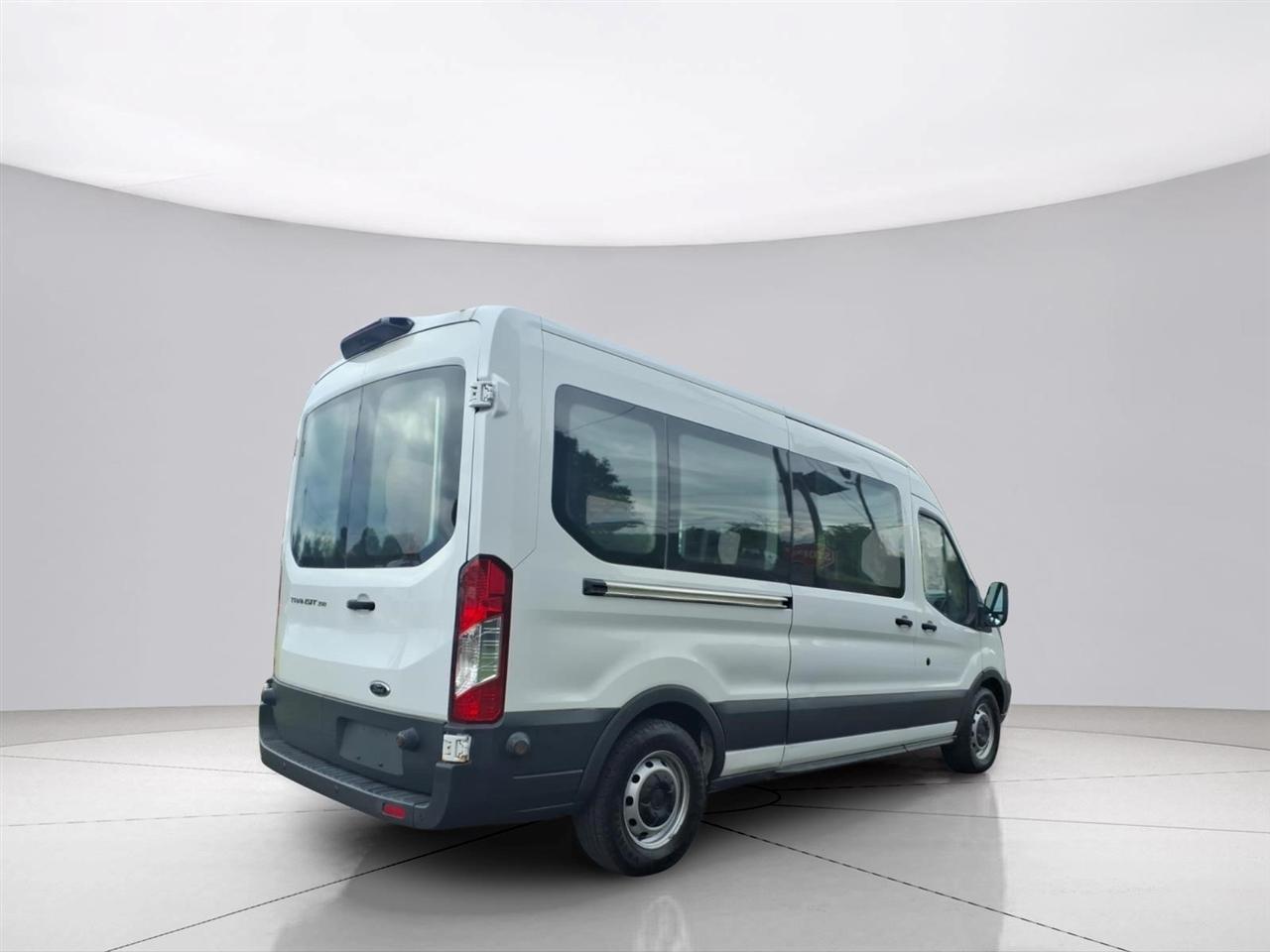 Ford Transit Passenger Wagon T-350 148" Med Roof XLT Sliding RH Dr 2018