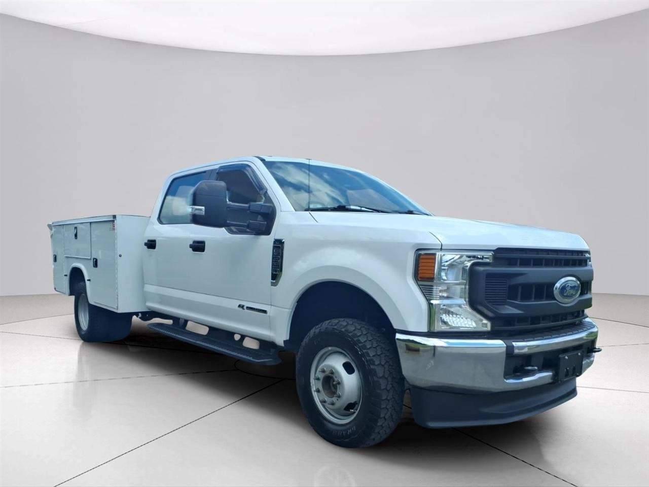 Ford Super Duty F-350 DRW Lariat 4WD Crew Cab 179" WB 60" CA 2020