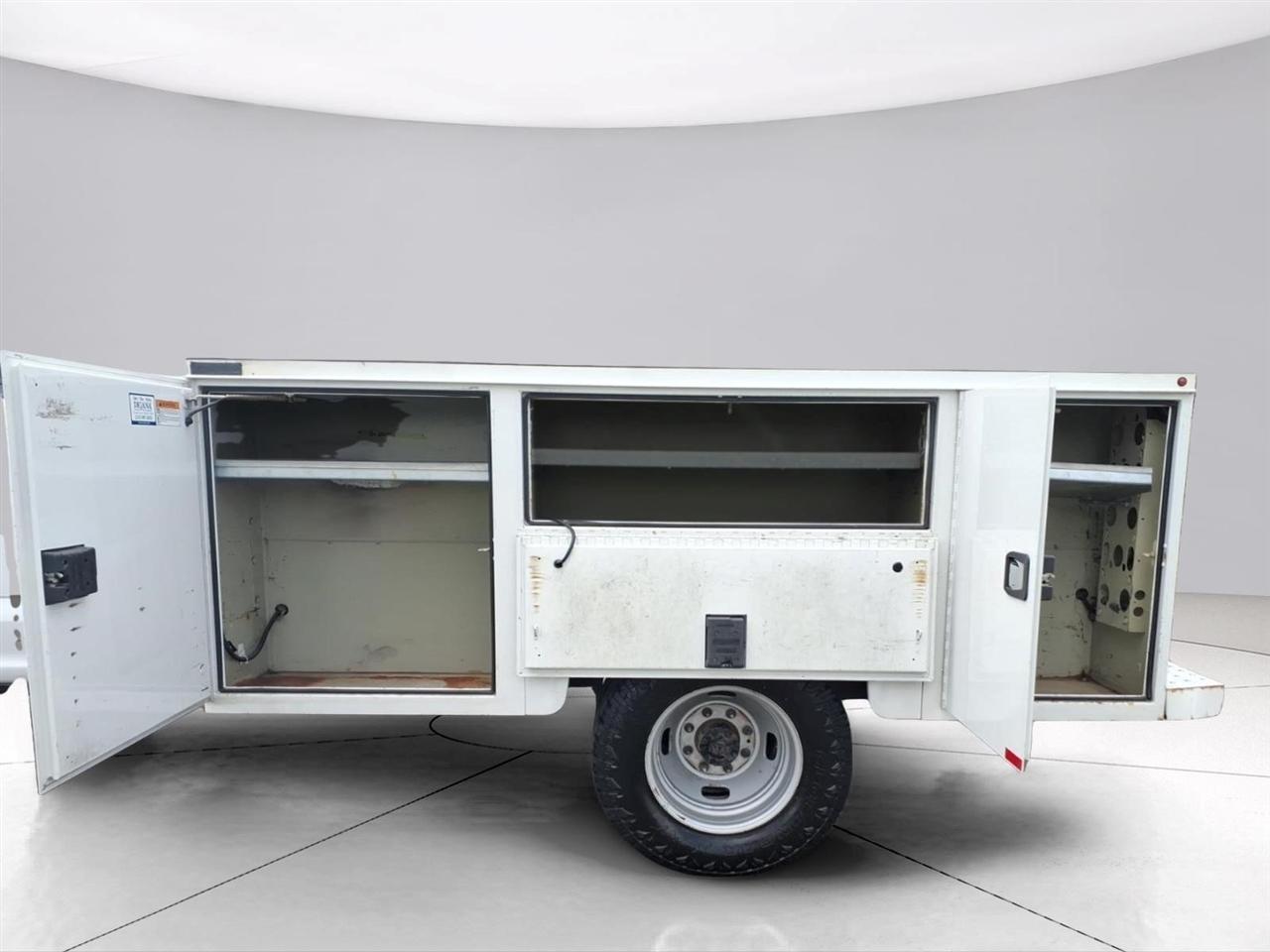 Ford Super Duty F-350 DRW Lariat 4WD Crew Cab 179" WB 60" CA 2020