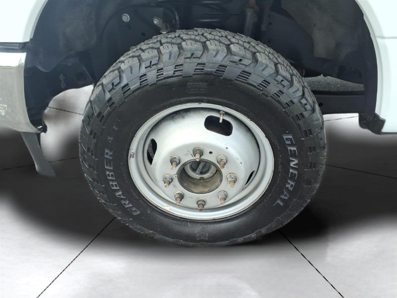 Ford Super Duty F-350 DRW Lariat 4WD Crew Cab 179" WB 60" CA 2020