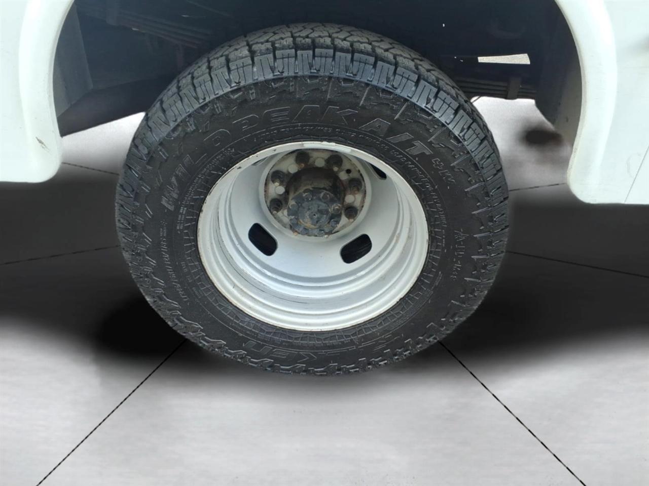 Ford Super Duty F-350 DRW Lariat 4WD Crew Cab 179" WB 60" CA 2020