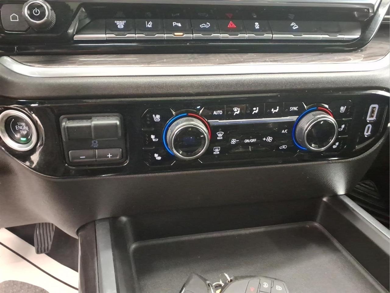 Chevrolet Silverado 2500HD 4WD Crew Cab 159" LTZ 2024