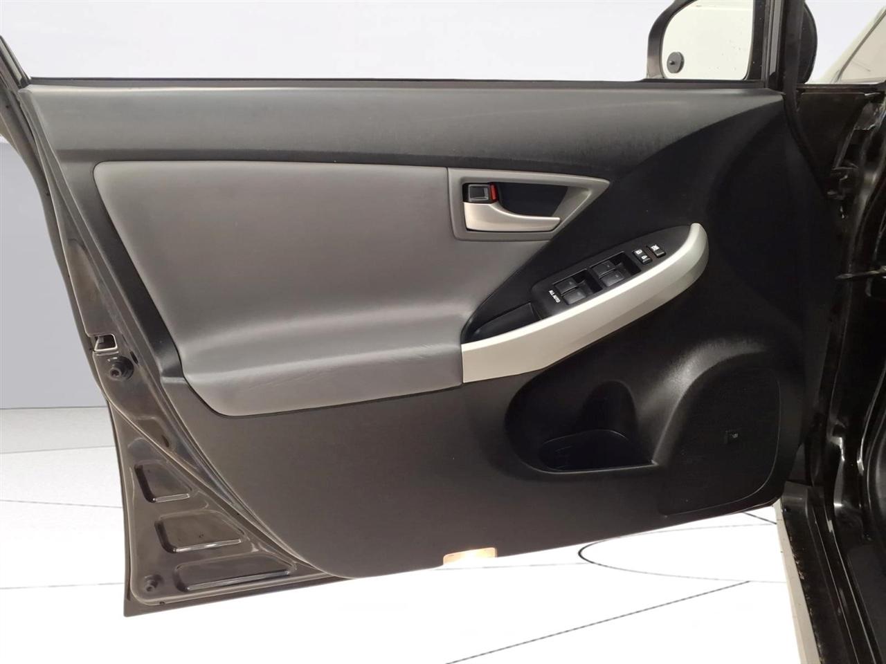Toyota Prius 5dr HB Four (Natl) 2015