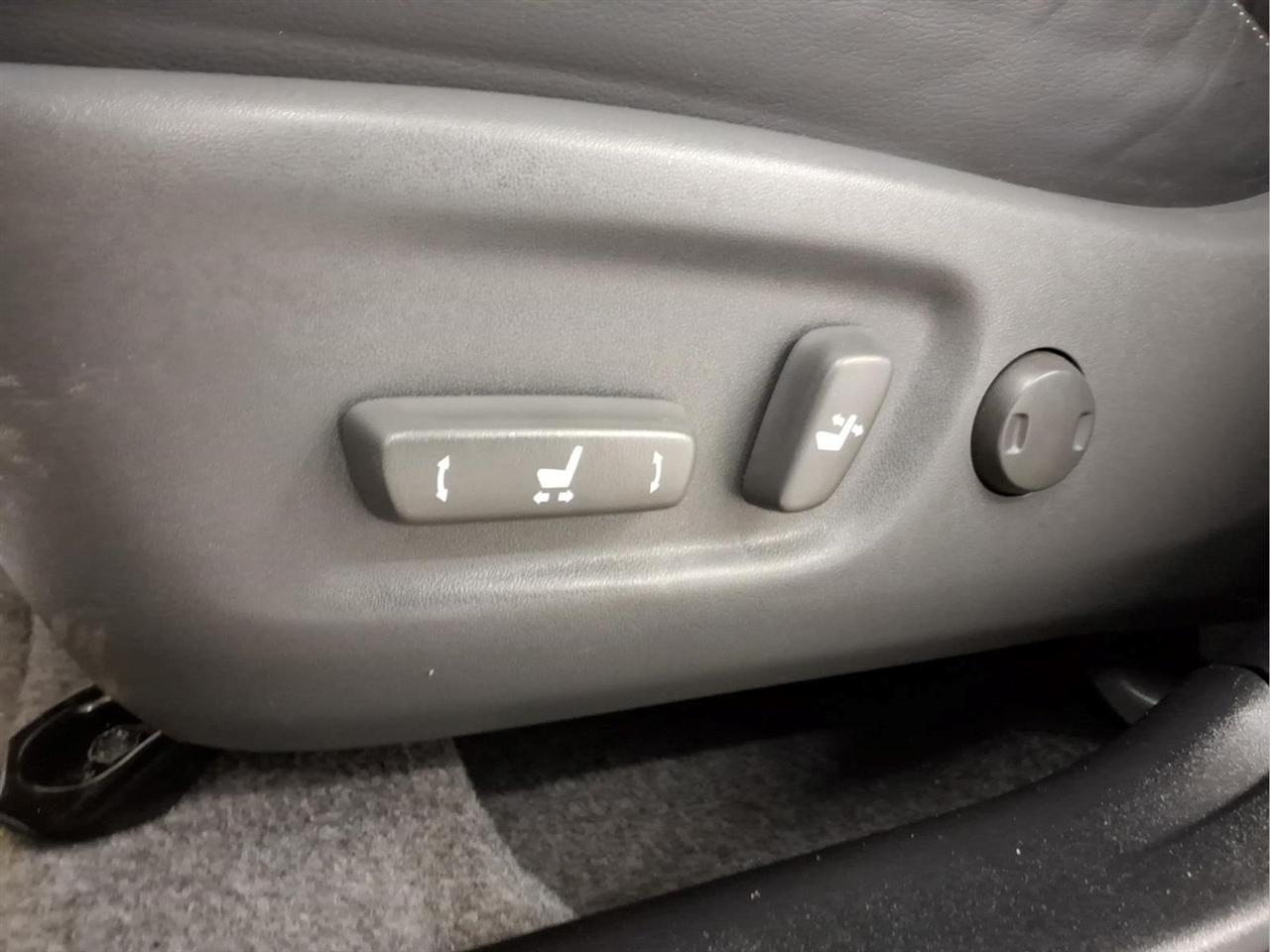 Toyota Prius 5dr HB Four (Natl) 2015