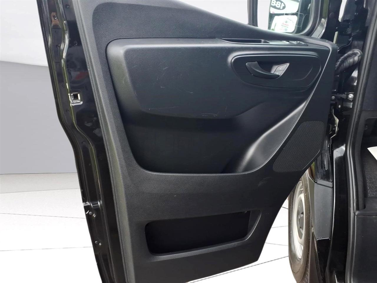 Mercedes-Benz Sprinter Passenger Van 2500 High Roof I4 Diesel HO 170" RWD 2023