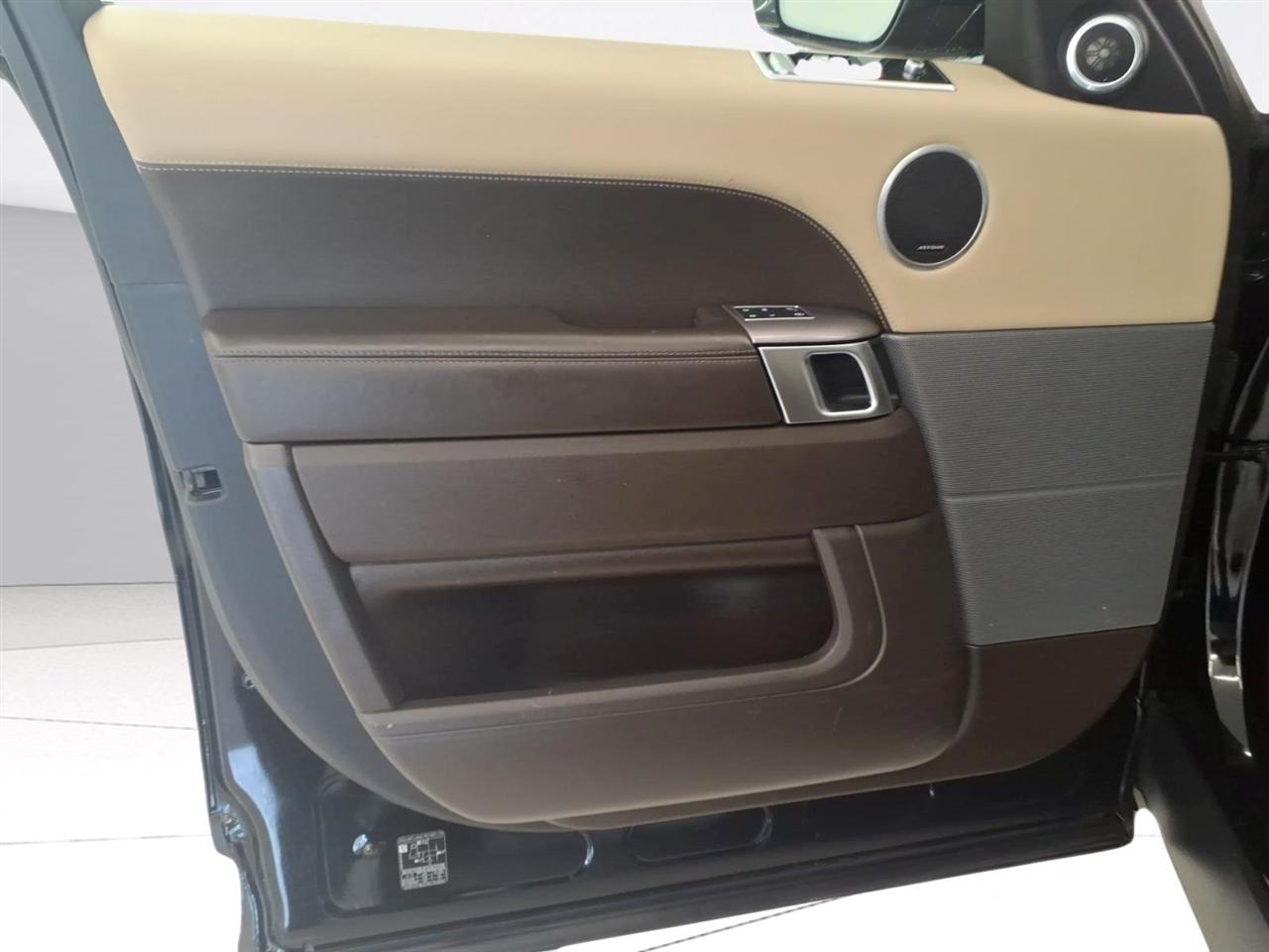 Land Rover Range Rover Sport Turbo i6 MHEV HSE 2020