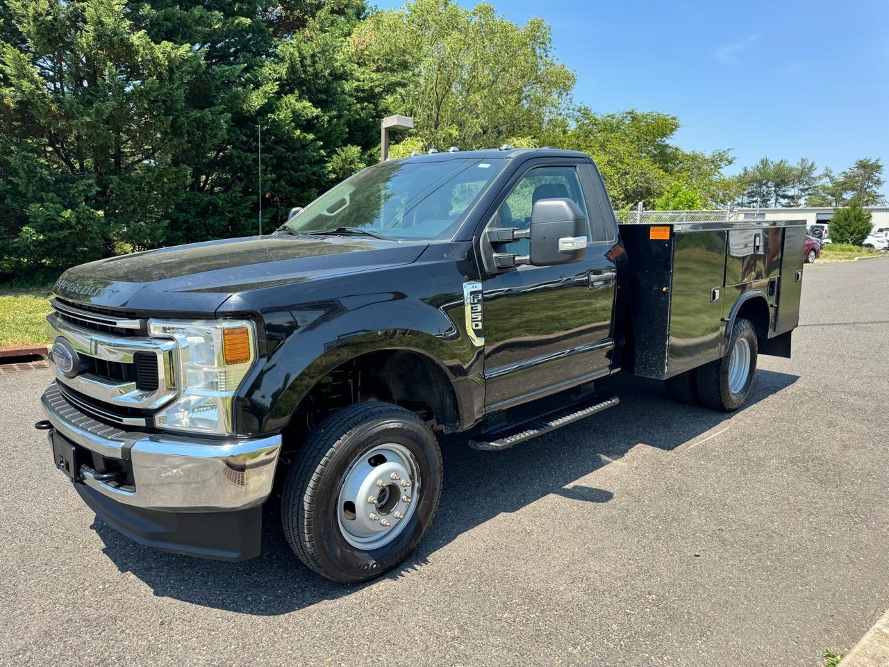 Ford Super Duty F-350 DRW XLT 4WD Reg Cab 145" WB 60" CA 2021