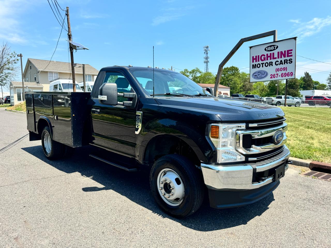 Ford Super Duty F-350 DRW XLT 4WD Reg Cab 145" WB 60" CA 2021