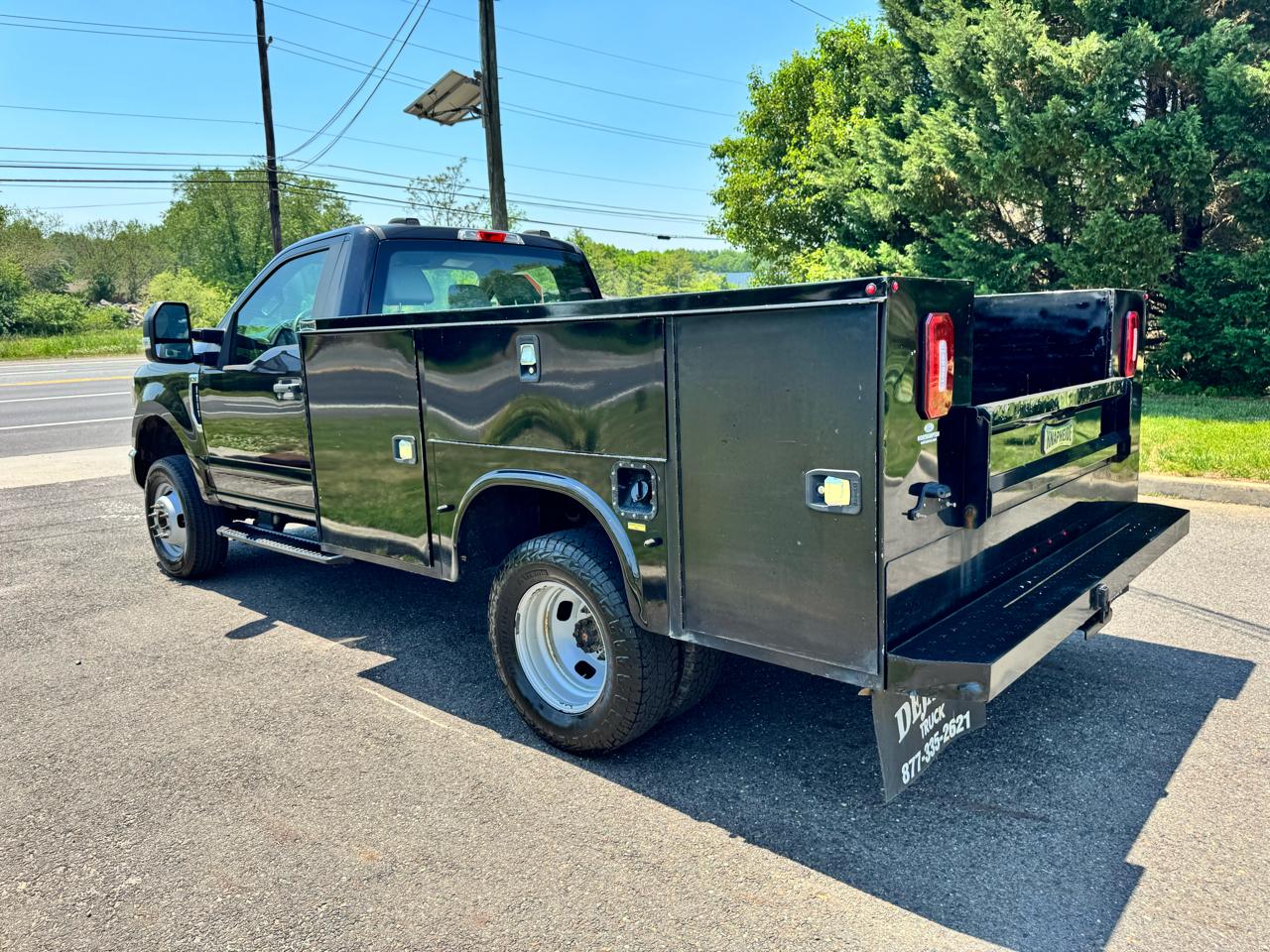 Ford Super Duty F-350 DRW XLT 4WD Reg Cab 145" WB 60" CA 2021