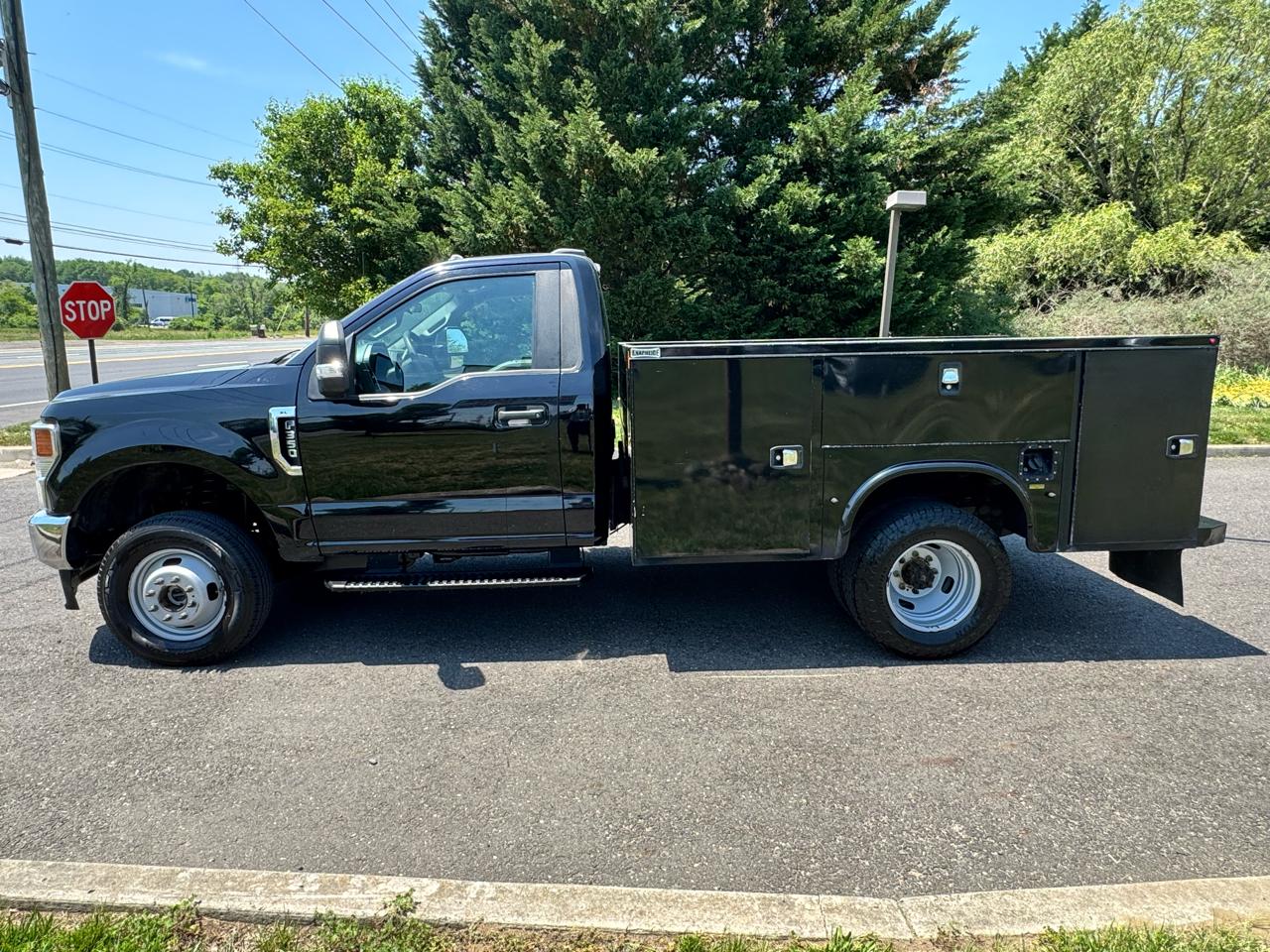 Ford Super Duty F-350 DRW XLT 4WD Reg Cab 145" WB 60" CA 2021