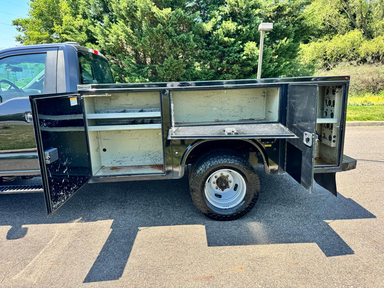 Ford Super Duty F-350 DRW XLT 4WD Reg Cab 145" WB 60" CA 2021