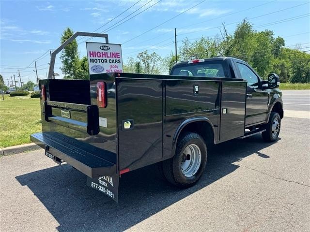 Ford Super Duty F-350 DRW XLT 4WD Reg Cab 145" WB 60" CA 2021